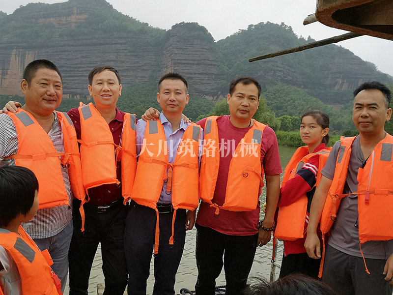 團(tuán)隊(duì)風(fēng)采 (6) 團(tuán)隊(duì)風(fēng)采 (6)